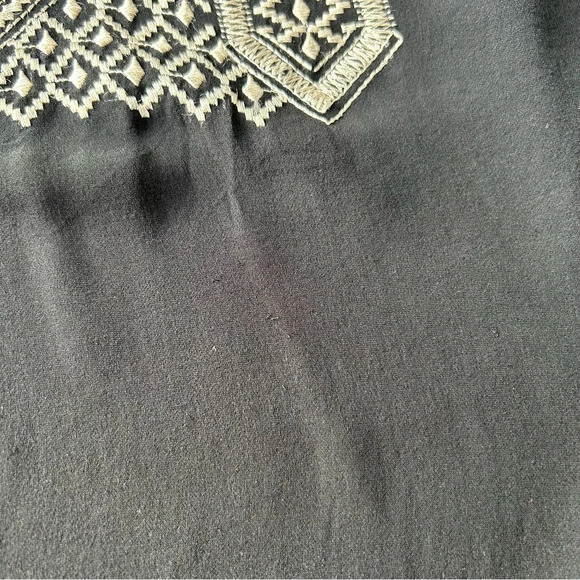 Rena  Rowan Pure Silk Embroidery Sleeveless Blouse - Picture 14 of 15